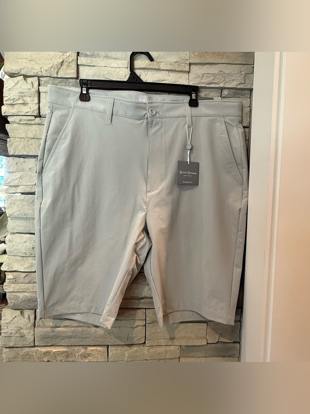 Hickey Freeman Men’s Shorts 38 Khaki Nylon Spandex Flat Front Classic Fit NWT